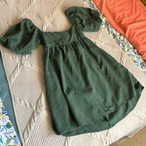 Francesca’s Collection Green Dress with pockets! Small
